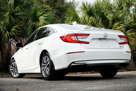More photos of 2018 Honda Accord Hybrid at Gravity Autos Jacksonville, FL