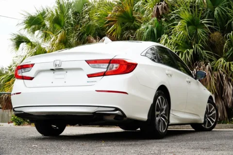 More photos of 2018 Honda Accord Hybrid at Gravity Autos Jacksonville, FL