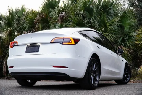 More photos of 2021 Tesla Model 3 Standard Range Plus at Gravity Autos Jacksonville, FL