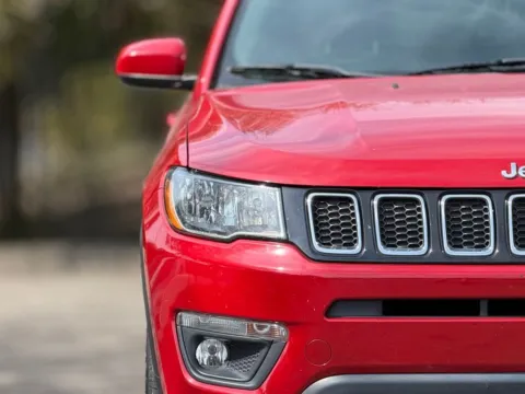More photos of 2018 Jeep Compass Latitude at Gravity Autos Jacksonville, FL