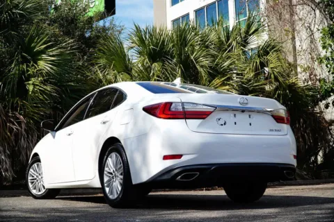 More photos of 2017 Lexus ES 350 at Gravity Autos Jacksonville, FL