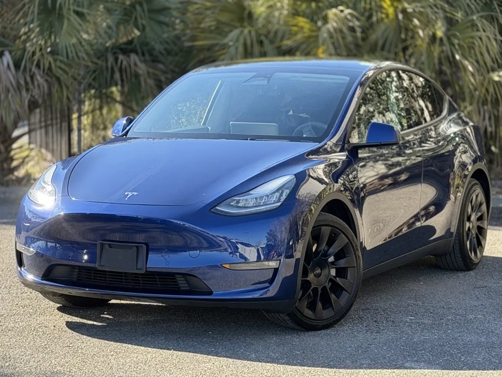Blue 2022 Tesla Model Y Long Range for sale in Jacksonville, FL