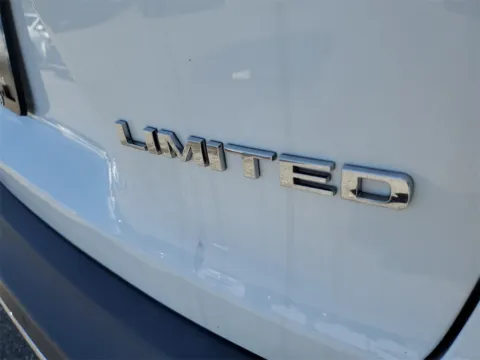 More photos of 2019 Jeep Cherokee Limited at Gravity Autos Jacksonville, FL