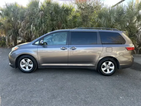 More photos of 2015 Toyota Sienna L at Gravity Autos Jacksonville, FL