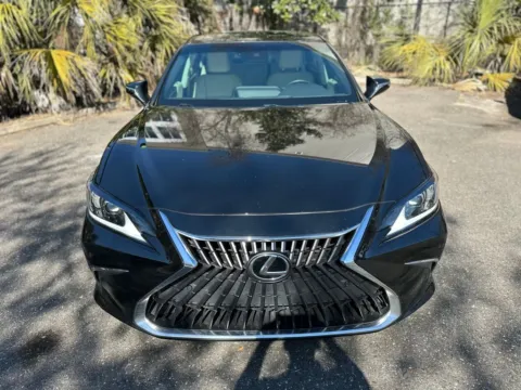 More photos of 2022 Lexus ES 350 at Gravity Autos Jacksonville, FL