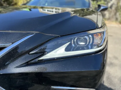 More photos of 2022 Lexus ES 350 at Gravity Autos Jacksonville, FL