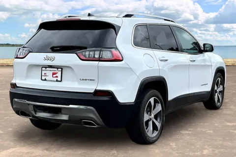 More photos of 2019 Jeep Cherokee Limited at Gravity Autos Jacksonville, FL