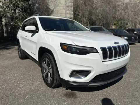 Photos of 2019 Jeep Cherokee Limited for sale in Jacksonville, FL at Gravity Autos Jacksonville