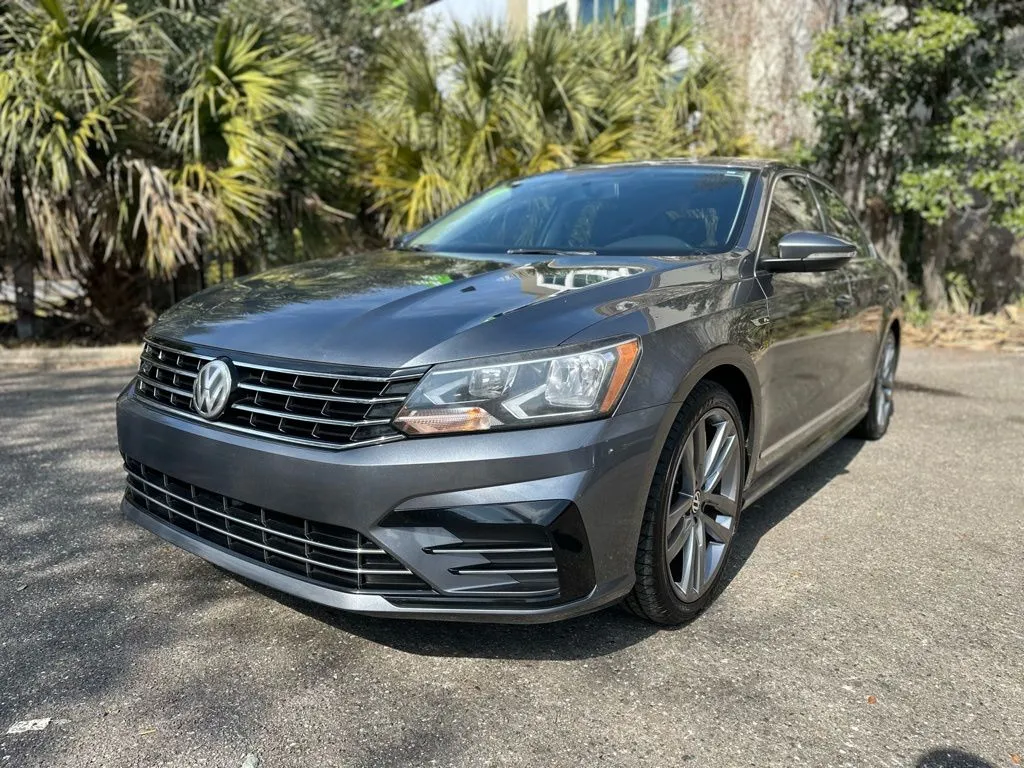 2017 Volkswagen Passat R-Line