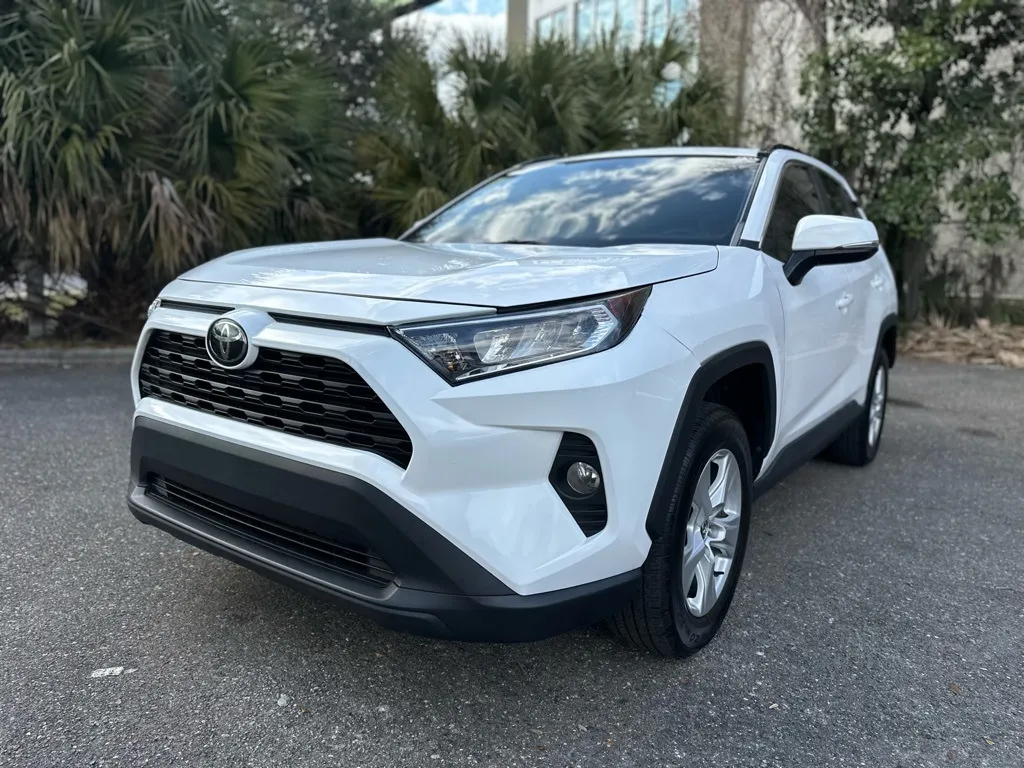 White 2020 Toyota RAV4 XLE for sale in Jacksonville, FL