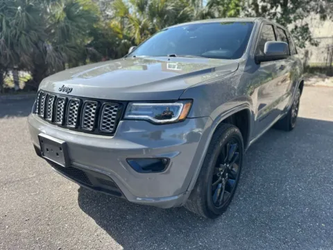 Gray 2022 Jeep Grand Cherokee WK Laredo X for sale in Jacksonville, FL