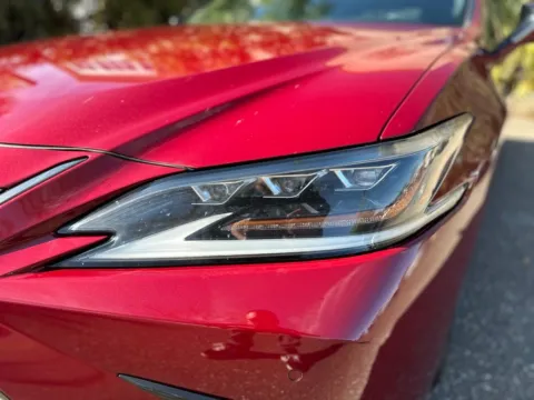 More photos of 2019 Lexus ES at Gravity Autos Jacksonville, FL