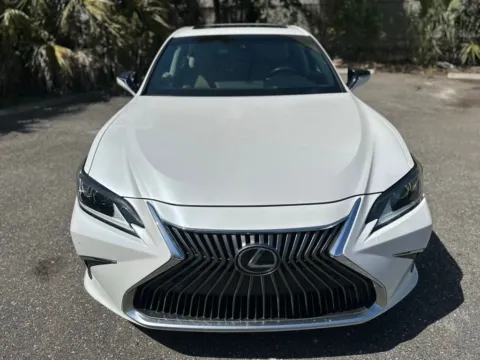 More photos of 2019 Lexus ES 350 at Gravity Autos Jacksonville, FL