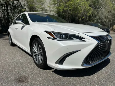 Photos of 2019 Lexus ES 350 for sale in Jacksonville, FL at Gravity Autos Jacksonville