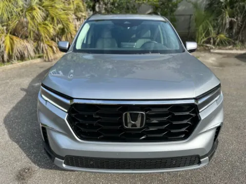 More photos of 2024 Honda Pilot Touring at Gravity Autos Jacksonville, FL