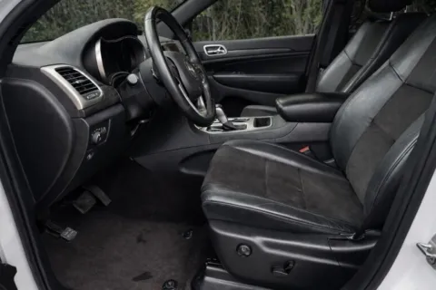 More photos of 2019 Jeep Grand Cherokee Altitude at Gravity Autos Jacksonville, FL