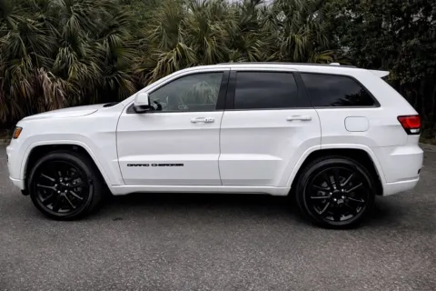 Another view of 2019 Jeep Grand Cherokee Altitude for sale in Jacksonville, FL at Gravity Autos Jacksonville
