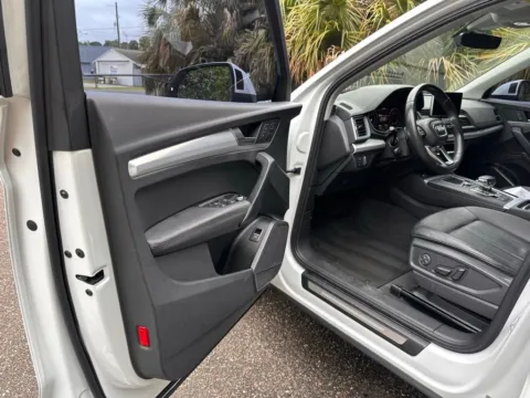 Photos of 2019 Audi Q5 2.0T Premium Plus for sale in Jacksonville, FL at Gravity Autos Jacksonville