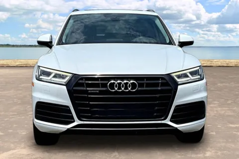 Photos of 2019 Audi Q5 2.0T Premium Plus for sale in Jacksonville, FL at Gravity Autos Jacksonville