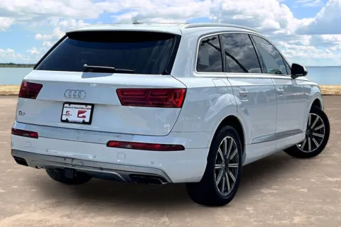 More photos of 2019 Audi Q7 45 SE Premium Plus at Gravity Autos Jacksonville, FL