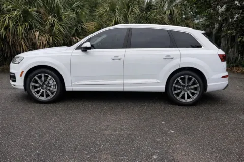 Another view of 2019 Audi Q7 45 SE Premium Plus for sale in Jacksonville, FL at Gravity Autos Jacksonville