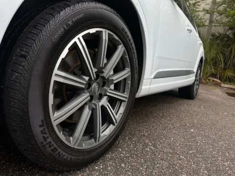 Photos of 2019 Audi Q7 45 SE Premium Plus for sale in Jacksonville, FL at Gravity Autos Jacksonville