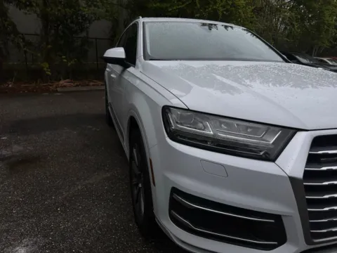 Photos of 2019 Audi Q7 45 SE Premium Plus for sale in Jacksonville, FL at Gravity Autos Jacksonville
