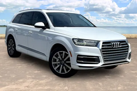 Another view of 2019 Audi Q7 45 SE Premium Plus for sale in Jacksonville, FL at Gravity Autos Jacksonville