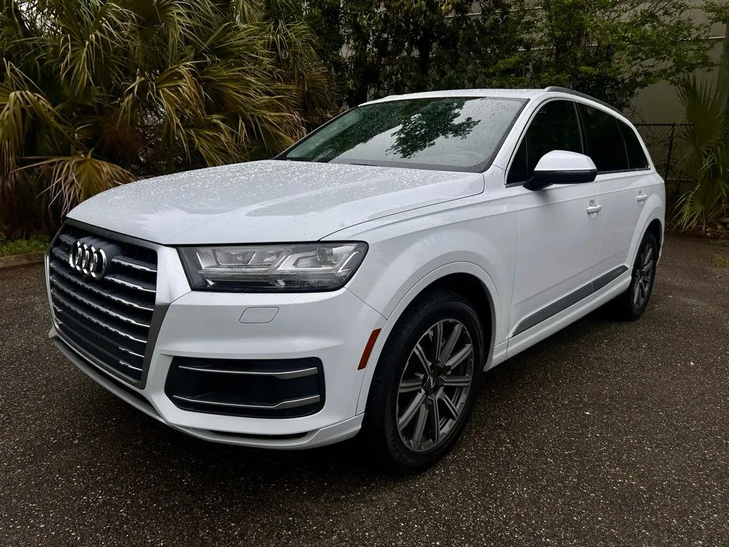 Black 2019 Audi Q7 45 SE Premium Plus for sale in Jacksonville, FL