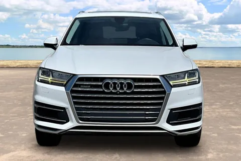 Photos of 2019 Audi Q7 45 SE Premium Plus for sale in Jacksonville, FL at Gravity Autos Jacksonville