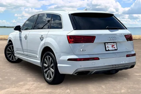 More photos of 2019 Audi Q7 45 SE Premium Plus at Gravity Autos Jacksonville, FL
