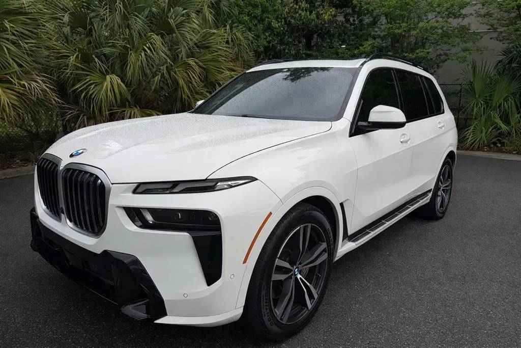 White 2023 BMW X7 xDrive40i for sale in Jacksonville, FL