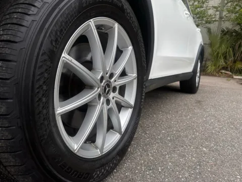 Photos of 2024 Mercedes-Benz GLE 350 for sale in Jacksonville, FL at Gravity Autos Jacksonville