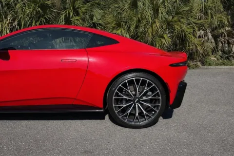 More photos of 2022 Aston Martin Vantage at Gravity Autos Jacksonville, FL