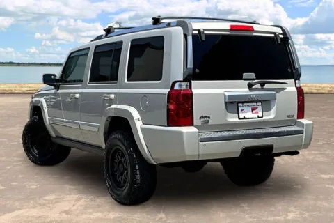 More photos of 2007 Jeep Commander Overland at Gravity Autos Jacksonville, FL