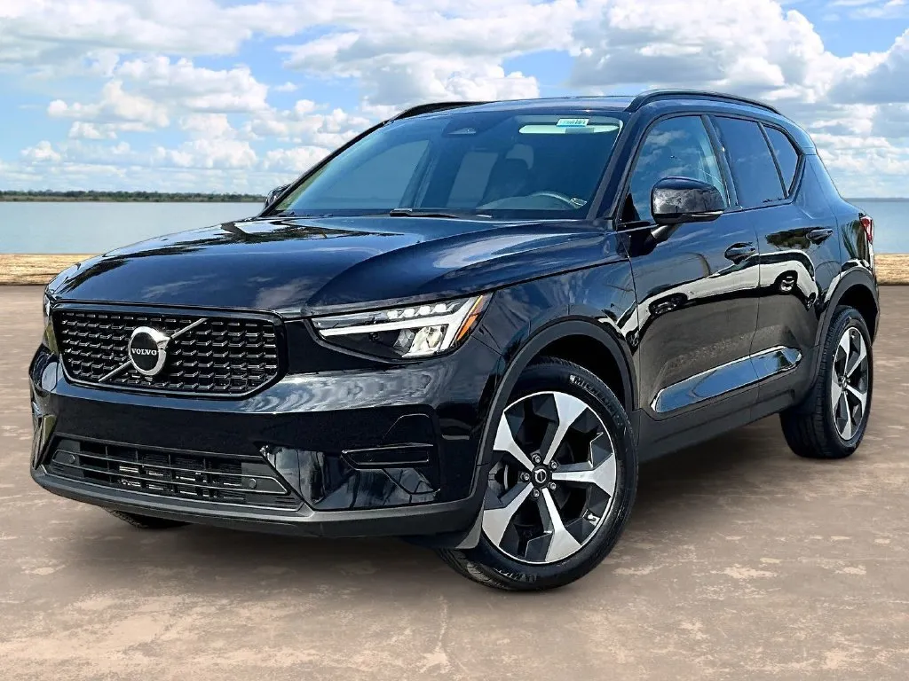 Black 2024 Volvo XC40 B5 Core for sale in Jacksonville, FL