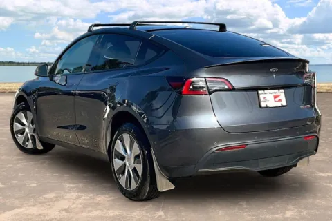 More photos of 2022 Tesla Model Y Performance at Gravity Autos Jacksonville, FL