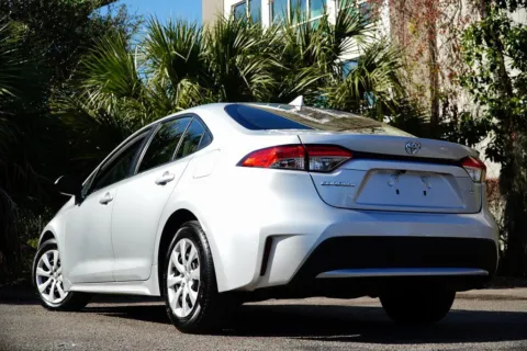 More photos of 2021 Toyota Corolla LE at Gravity Autos Jacksonville, FL