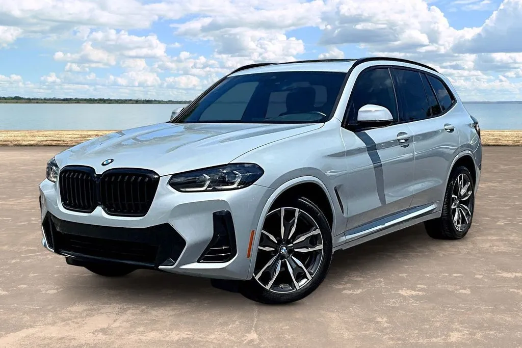2023 BMW X3 sDrive30i's photo