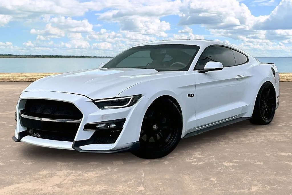 2016 Ford Mustang GT Coupe Premium's photo