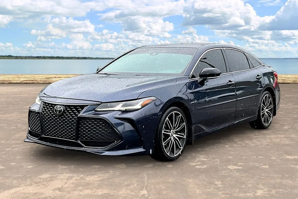 2019 Toyota Avalon Touring's photo