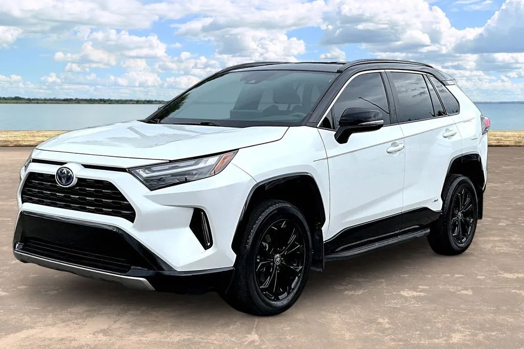 2023 Toyota RAV4 Hybrid XSE AWD's photo