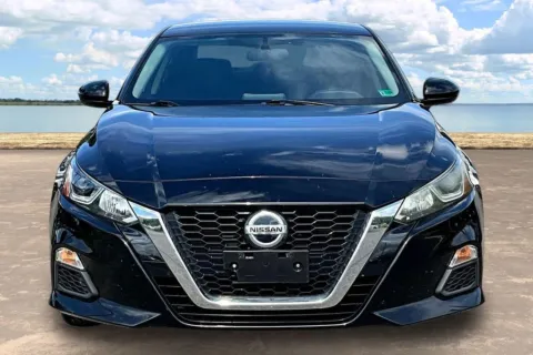 Photos of 2020 Nissan Altima 2.5 S for sale in Jacksonville, FL at Gravity Autos Jacksonville