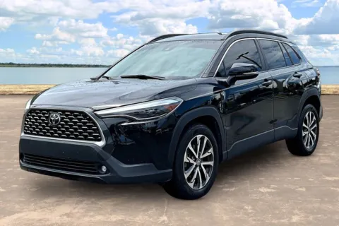 Black 2022 Toyota Corolla Cross XLE for sale in Jacksonville, FL