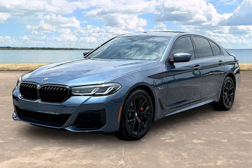 Blue 2023 BMW 5 Series 530e iPerformance for sale in Jacksonville, FL