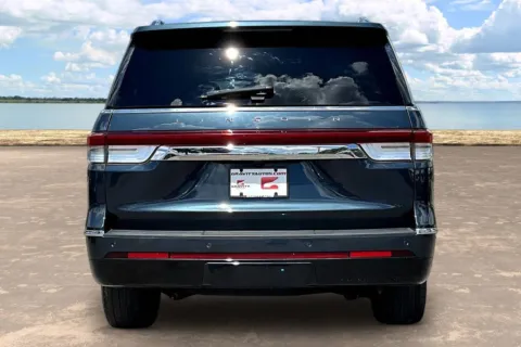 More photos of 2022 Lincoln Navigator Reserve at Gravity Autos Jacksonville, FL