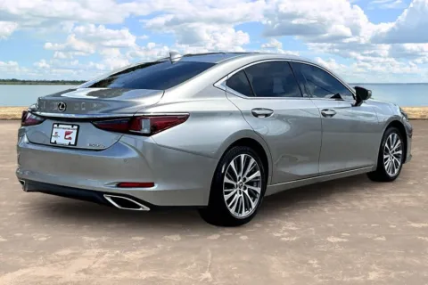 More photos of 2020 Lexus ES 350 at Gravity Autos Jacksonville, FL