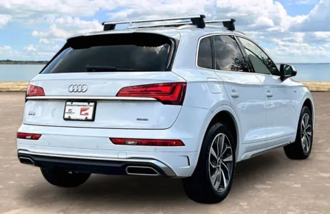 More photos of 2019 Audi Q5 2.0T Premium at Gravity Autos Jacksonville, FL