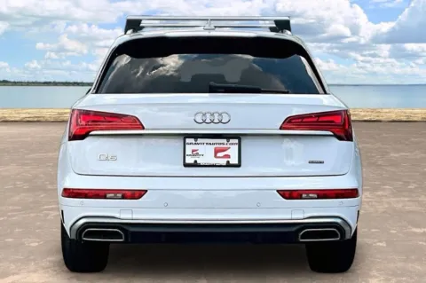 More photos of 2019 Audi Q5 2.0T Premium at Gravity Autos Jacksonville, FL