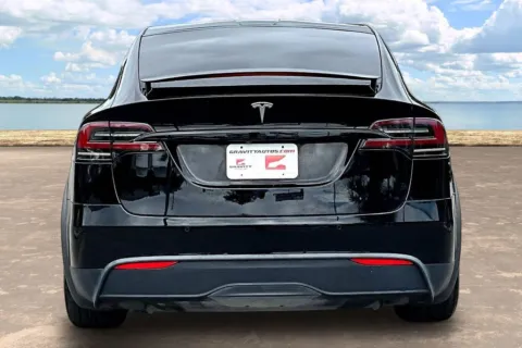 More photos of 2022 Tesla Model X at Gravity Autos Jacksonville, FL